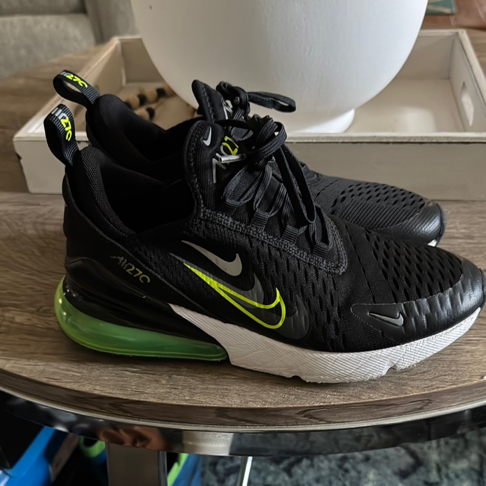 (SOLD) Nike Black and Green Sneakers with Mesh Upper and Cushioning